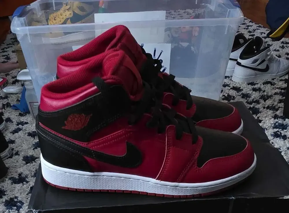 Nike Air Jordan 1 Mid GS Size 6Y Reverse Bred Shoes
